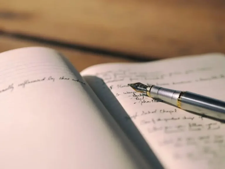 Overcoming Trauma and Stress: Cognitive Processing Therapy Insights Pen and Open Journal